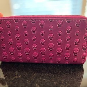 New Skull Head Zip Around Wallet